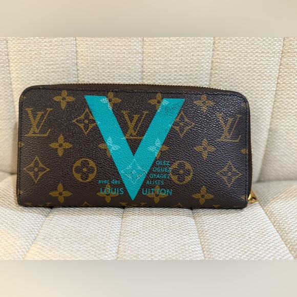 Louis Vuitton Brown Monogram Wallet with Turquoise V - Picture 1 of 15